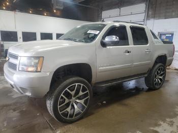  Salvage Chevrolet Avalanche