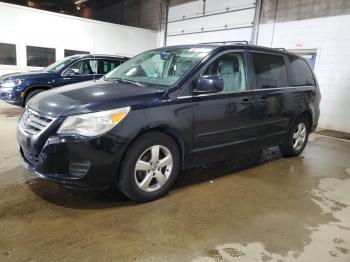  Salvage Volkswagen Routan