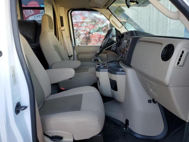 Ford Econoline E450 Super Duty Cutaway Van Image 8