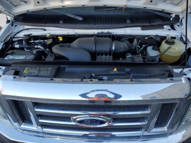 Ford Econoline E450 Super Duty Cutaway Van Image 2