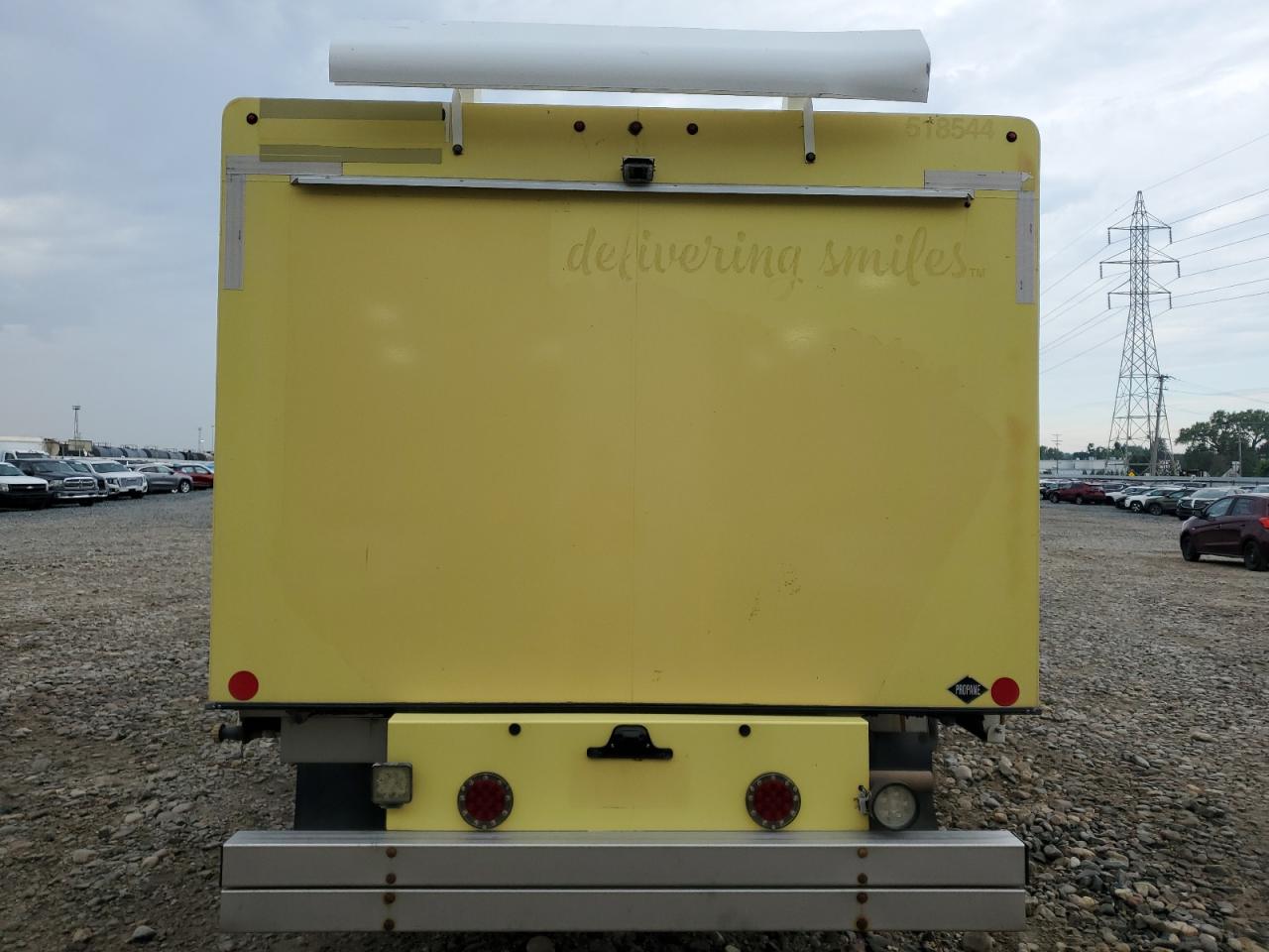 Ford Econoline E450 Super Duty Cutaway Van Image 10