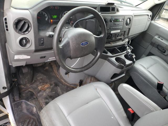 Ford Econoline E450 Super Duty Cutaway Van Image 4