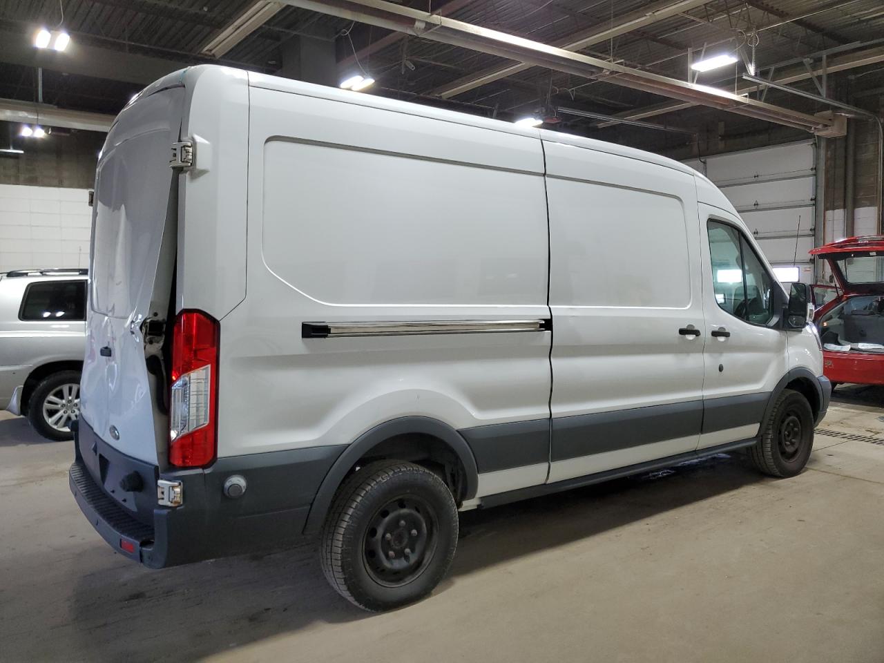 Ford Transit T-350 Image 13