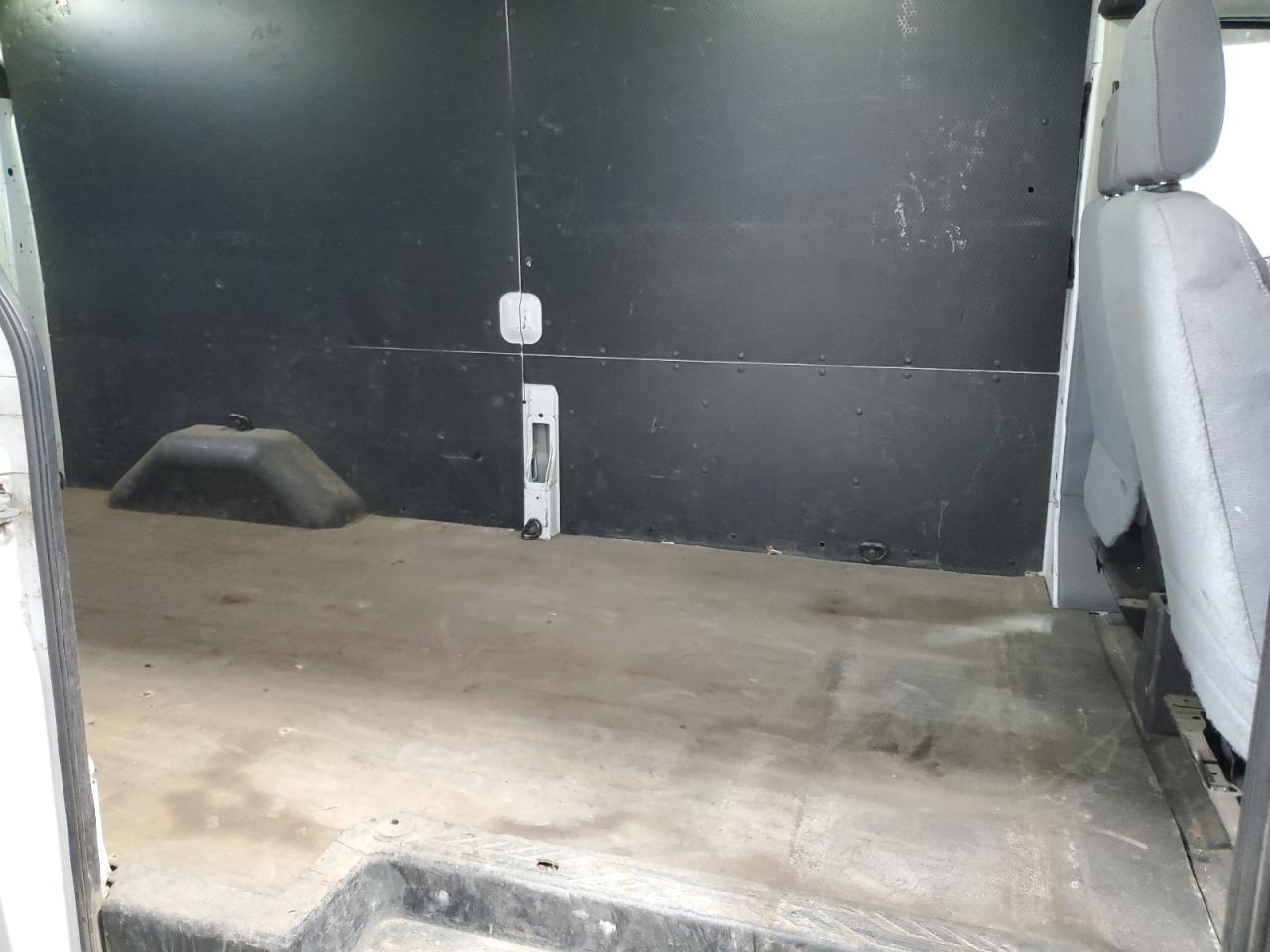 Ford Transit T-350 Image 12