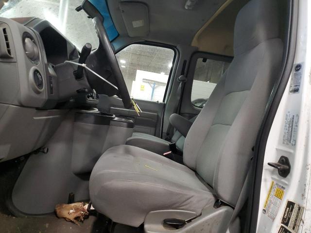 Ford Econoline E350 Super Duty Wagon Image 13