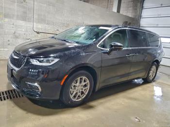  Salvage Chrysler Pacifica