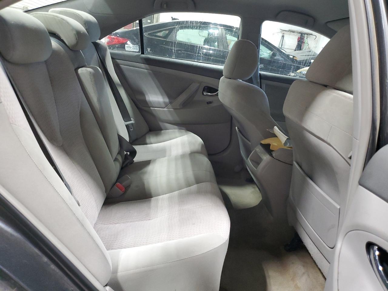 Toyota Camry Base Image 8