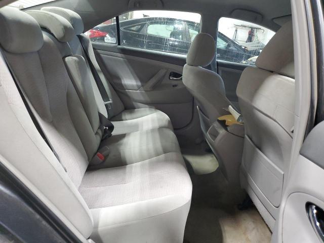 Toyota Camry Base Image 8