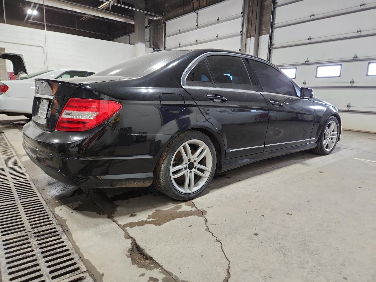 Mercedes-Benz C-Class 250 Image 13