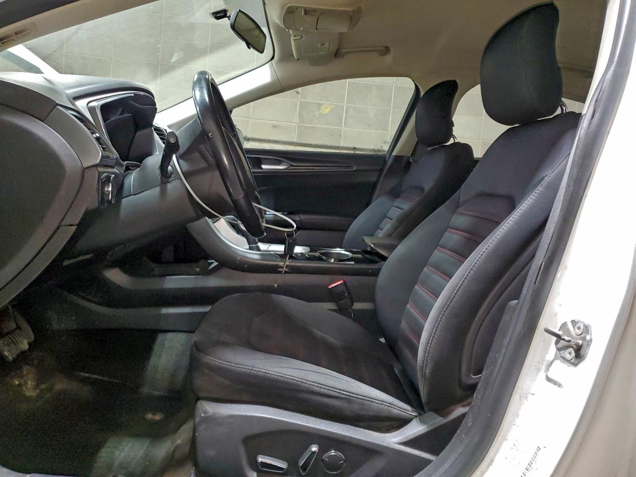 Ford Fusion Se Image 7