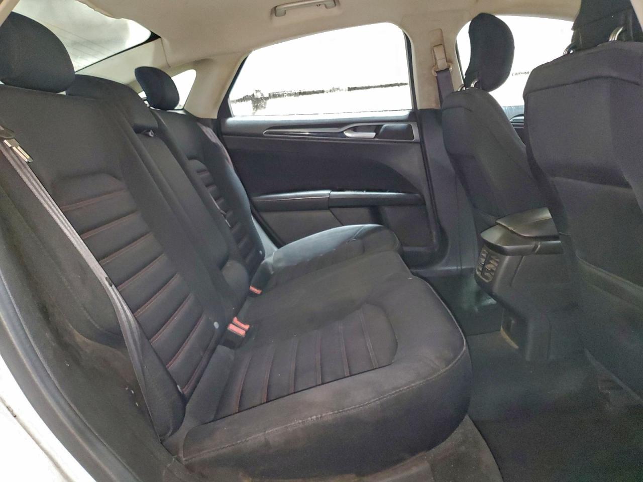 Ford Fusion Se Image 9