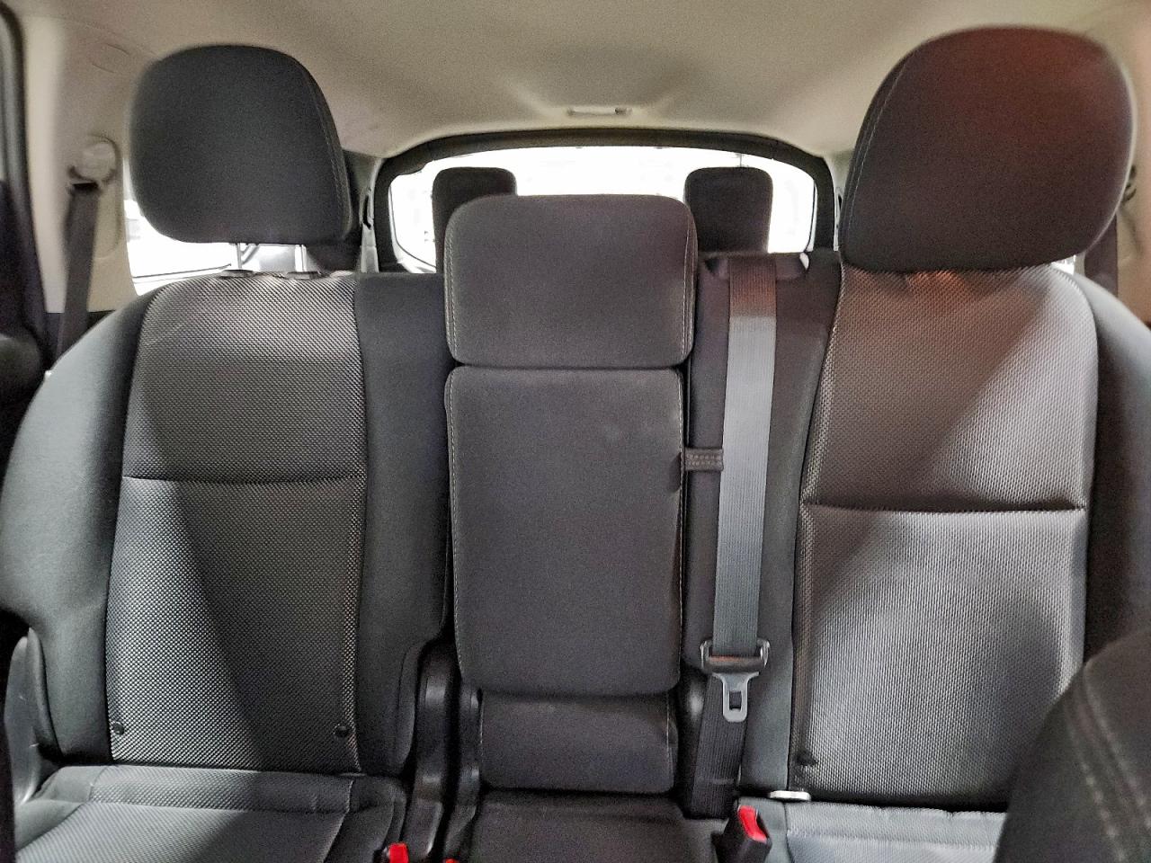 Nissan Pathfinder S Image 2