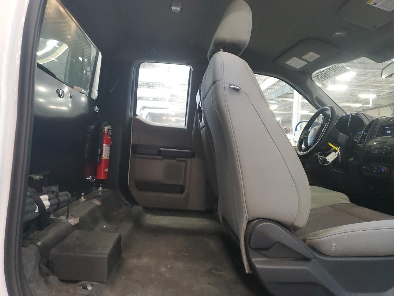 Ford F-150 Super Cab Image 9