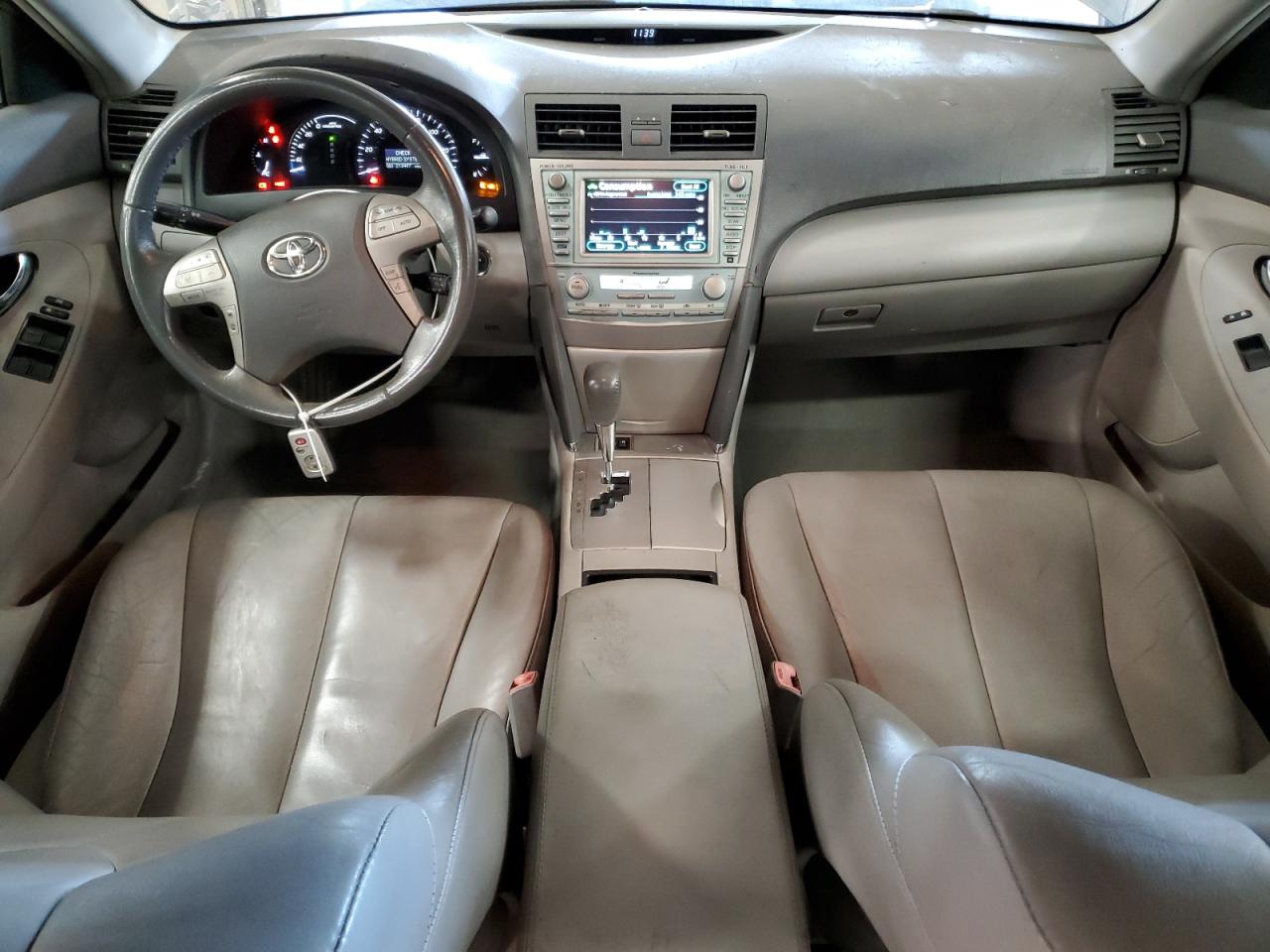 Toyota Camry Hybrid Image 6