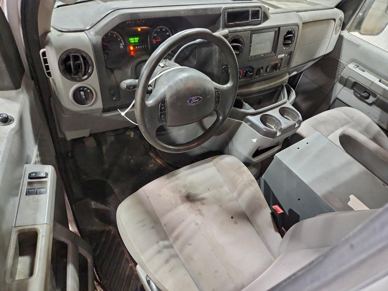 Ford E-150 E150 Van Image 5