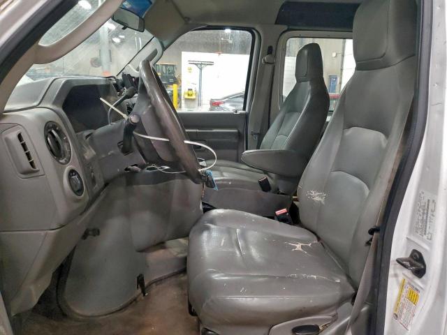 Ford Econoline E250 Van Image 3