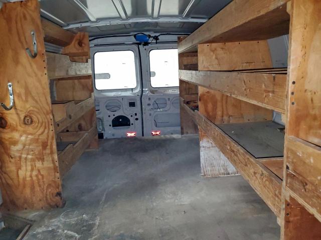 Ford Econoline E250 Van Image 9