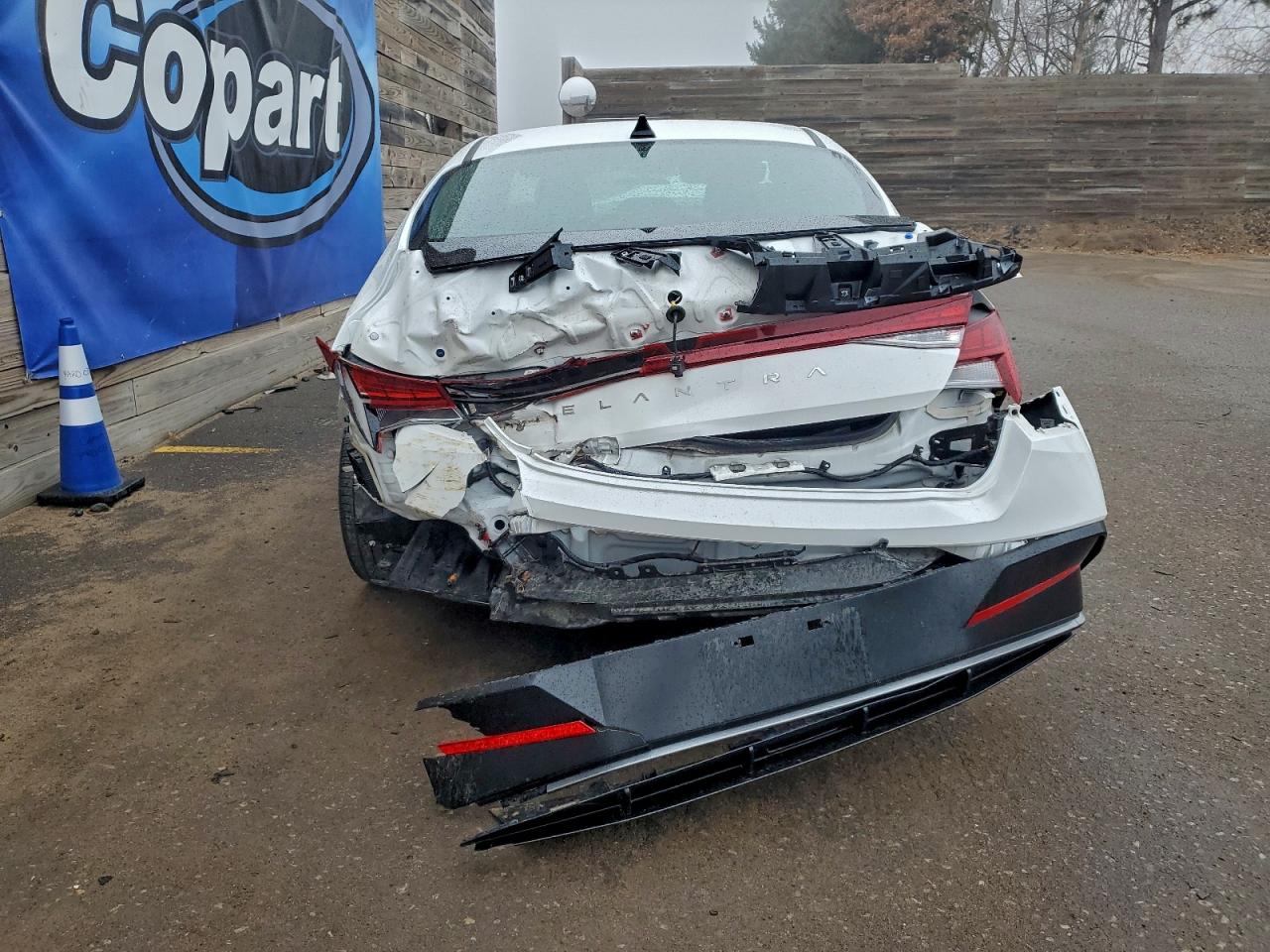 Hyundai ELANTRA Sel Image 4