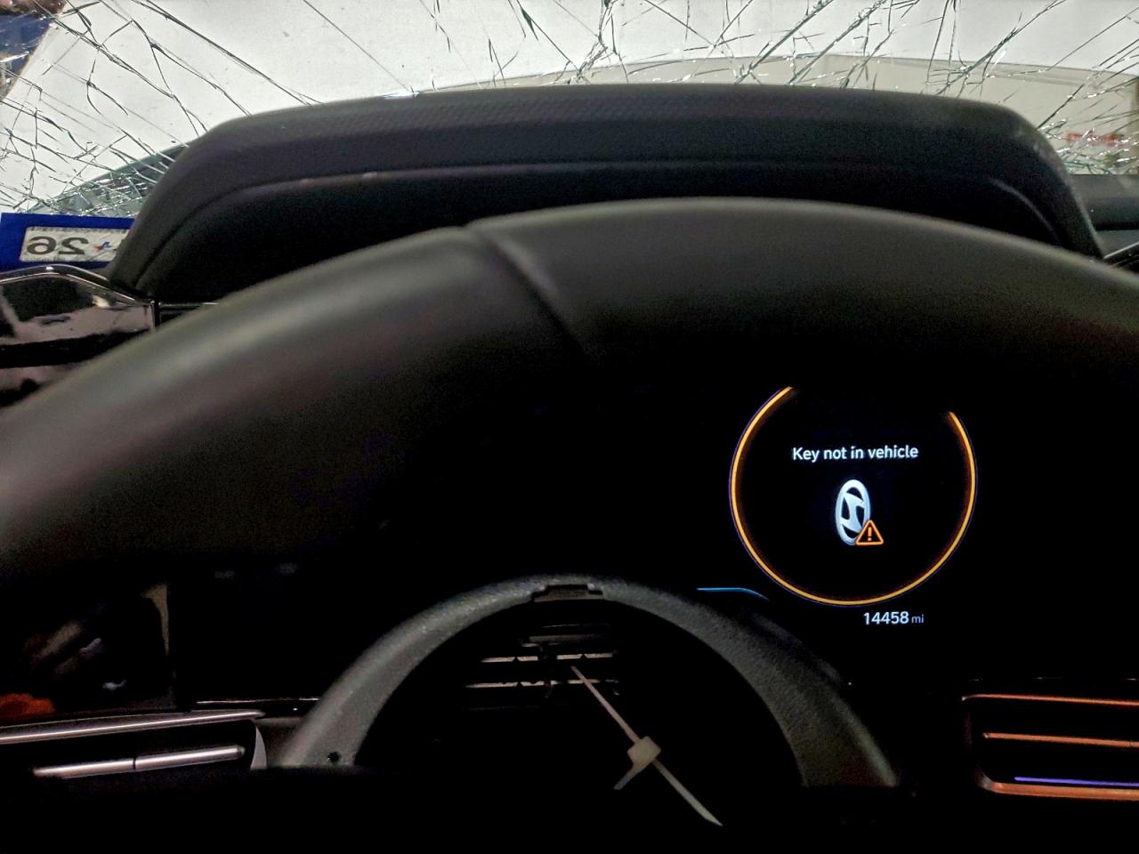 Hyundai ELANTRA Sel Image 2