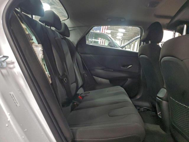 Hyundai ELANTRA Sel Image 12