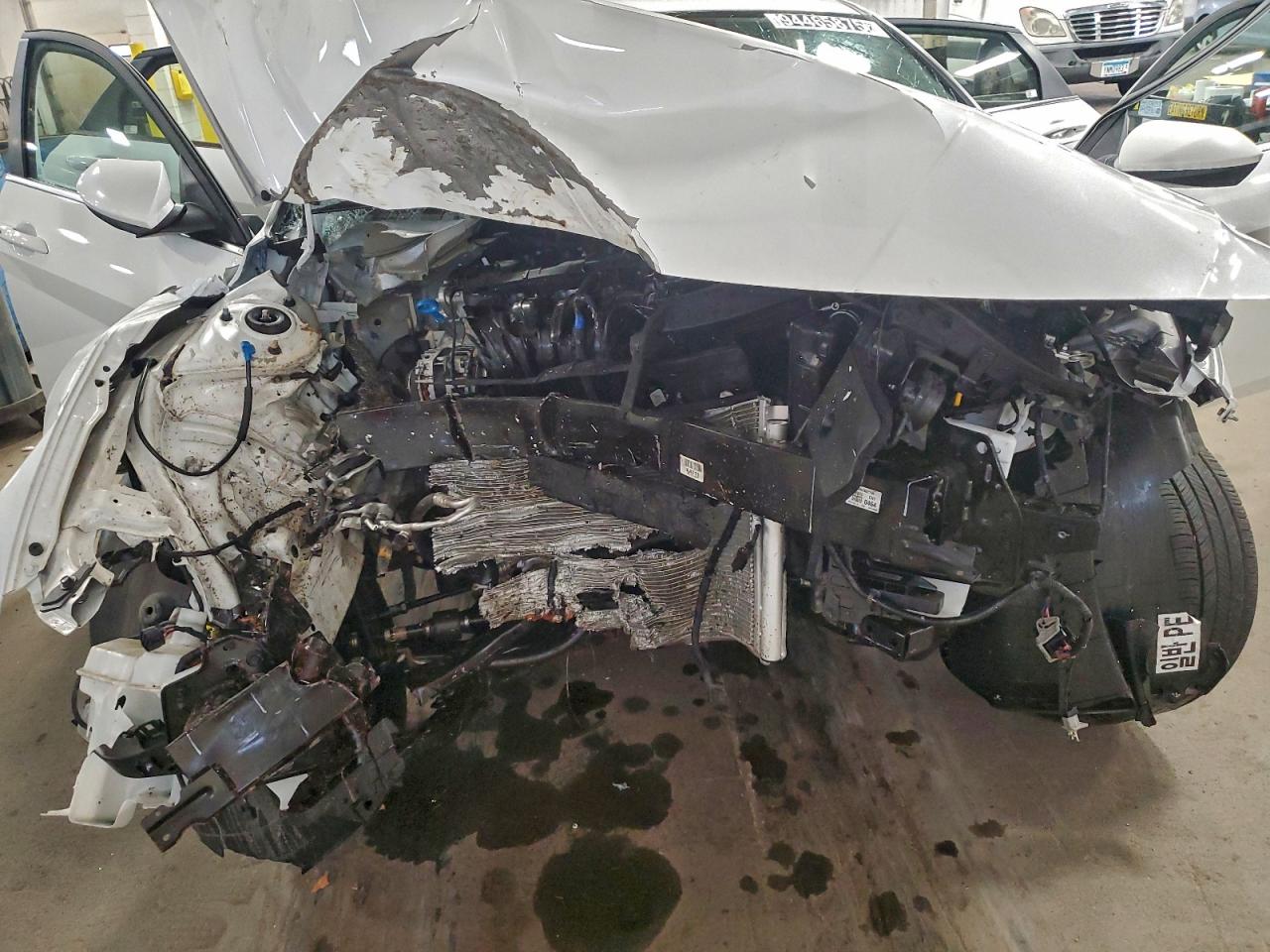 Hyundai ELANTRA Sel Image 8