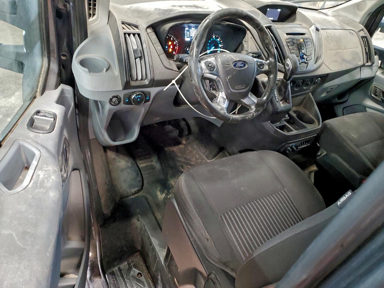 Ford Transit T-150 Image 5