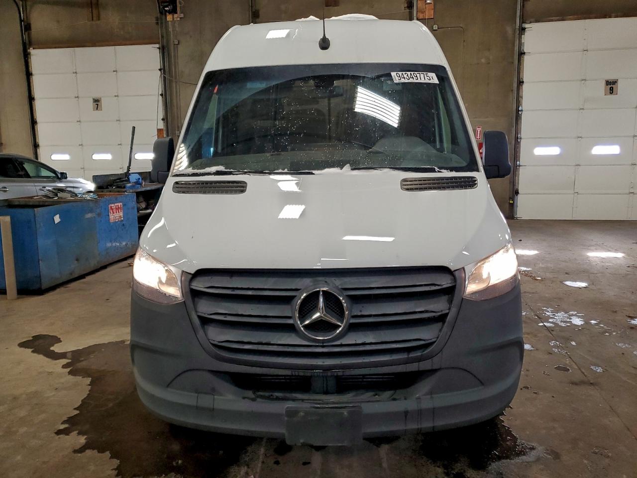 Mercedes-Benz Sprinter 2500 Image 12
