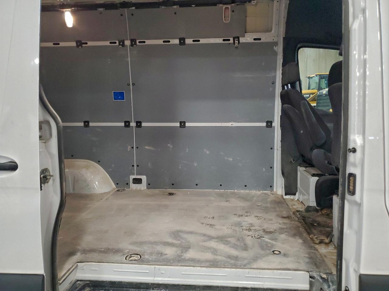 Mercedes-Benz Sprinter 2500 Image 6