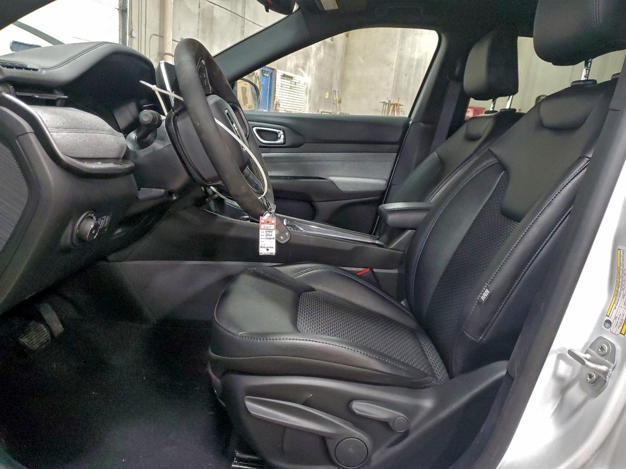 Jeep Compass Latitude Image 11