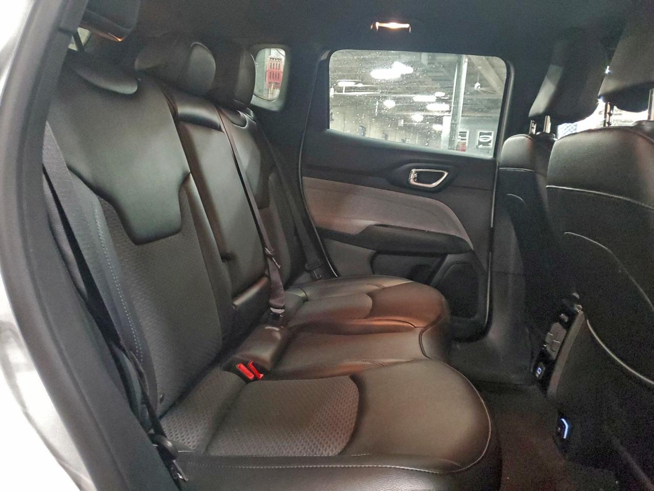 Jeep Compass Latitude Image 5