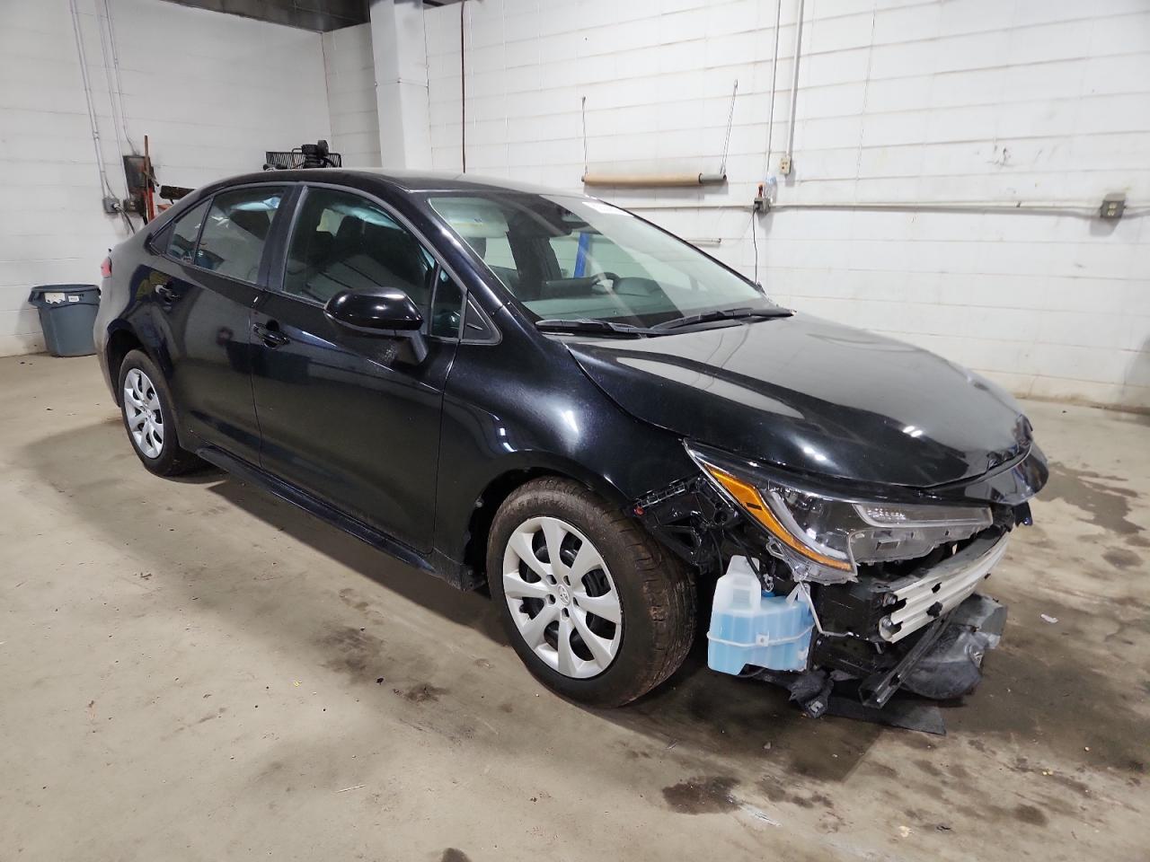 Toyota Corolla Le Image 4