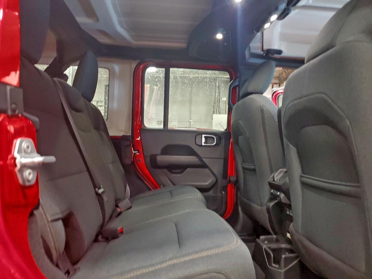 Jeep Wrangler Sahara Image 2