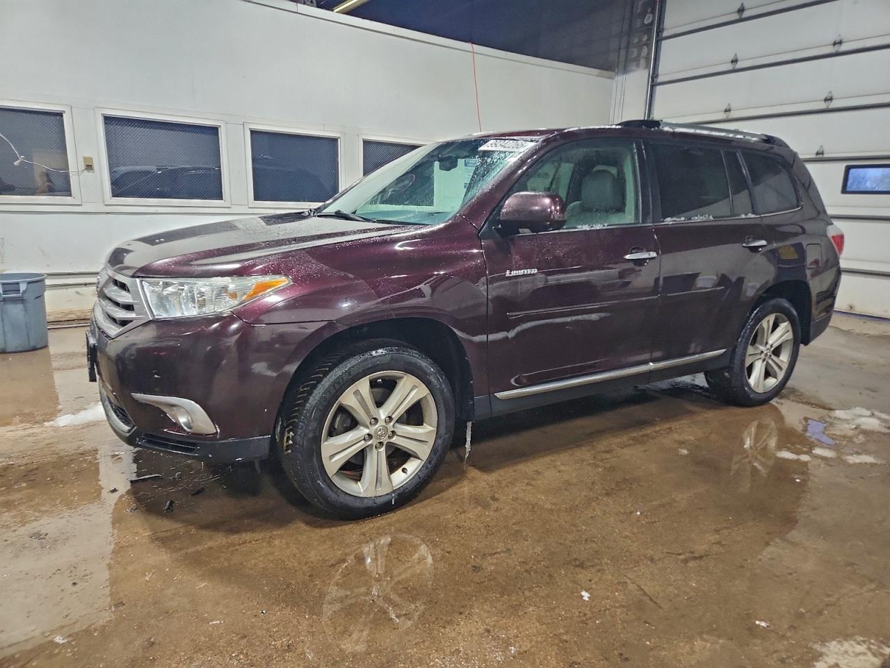 Toyota Highlander Limited Image 1