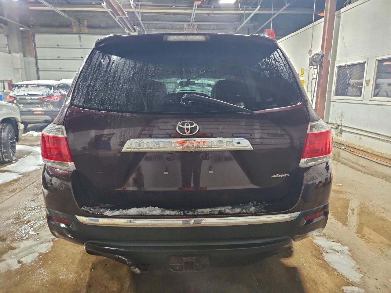 Toyota Highlander Limited Image 2
