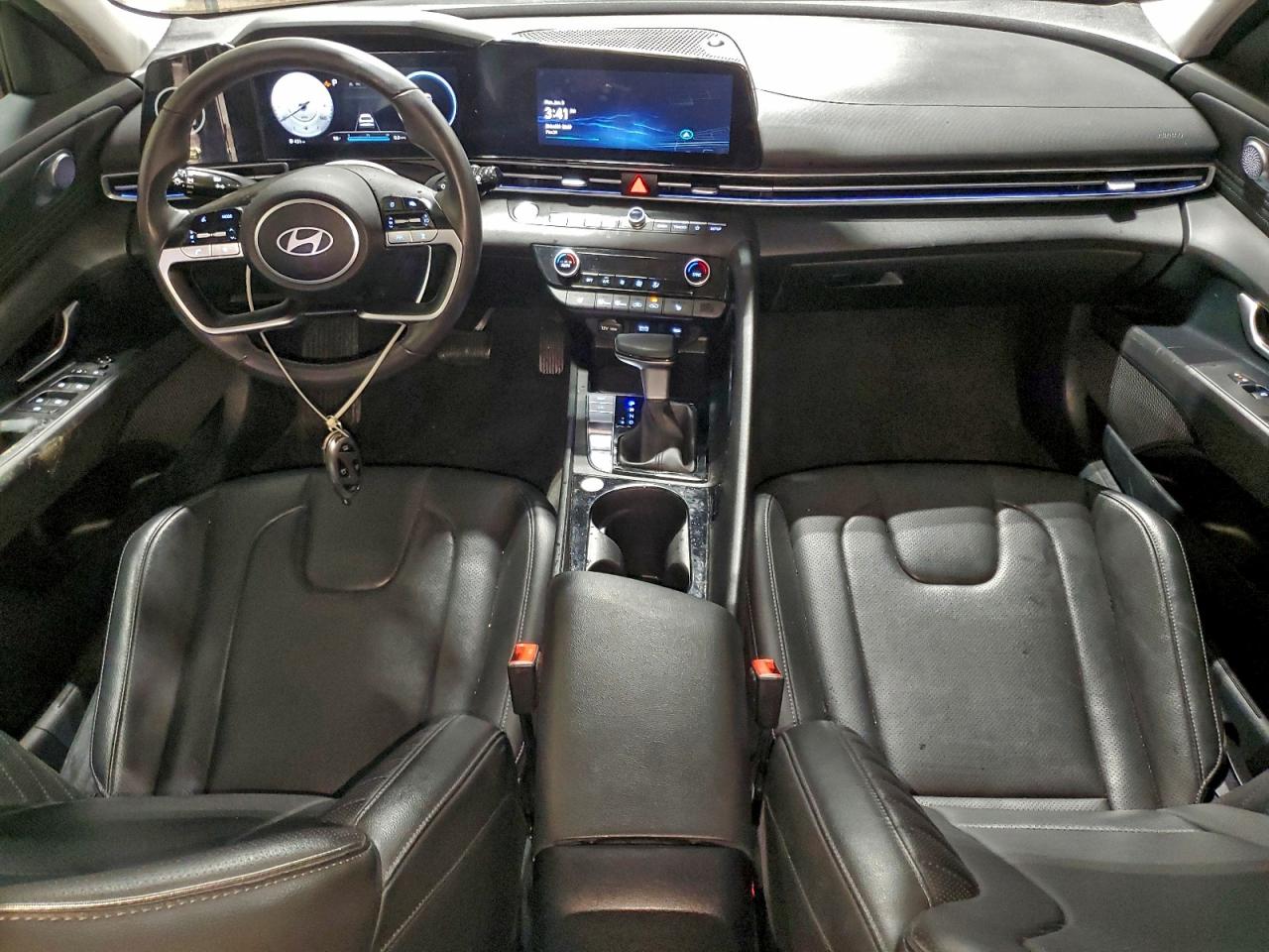 Hyundai ELANTRA Limited Image 10