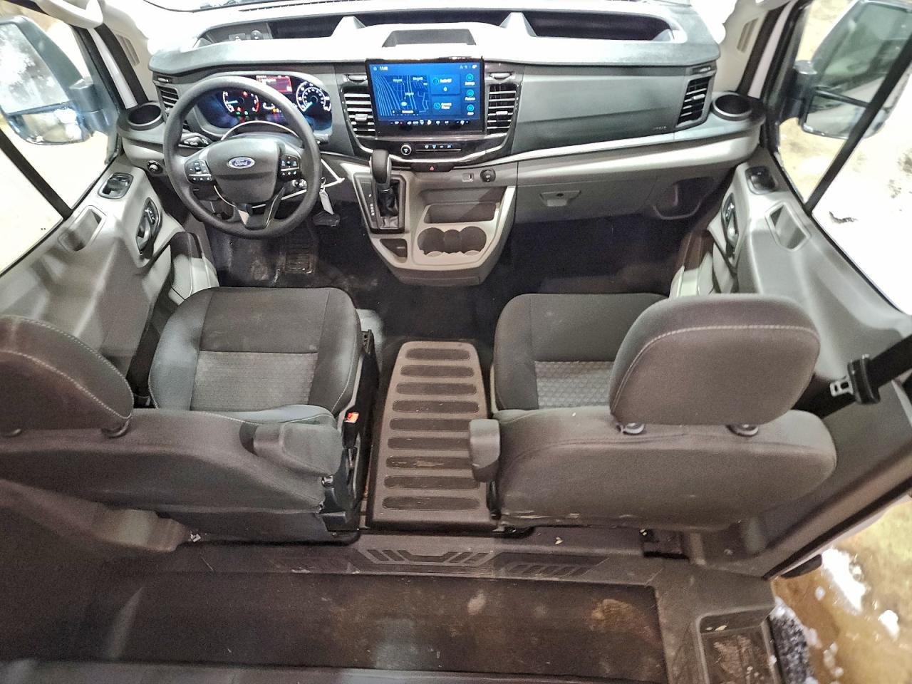 Ford Transit T-350 Image 13