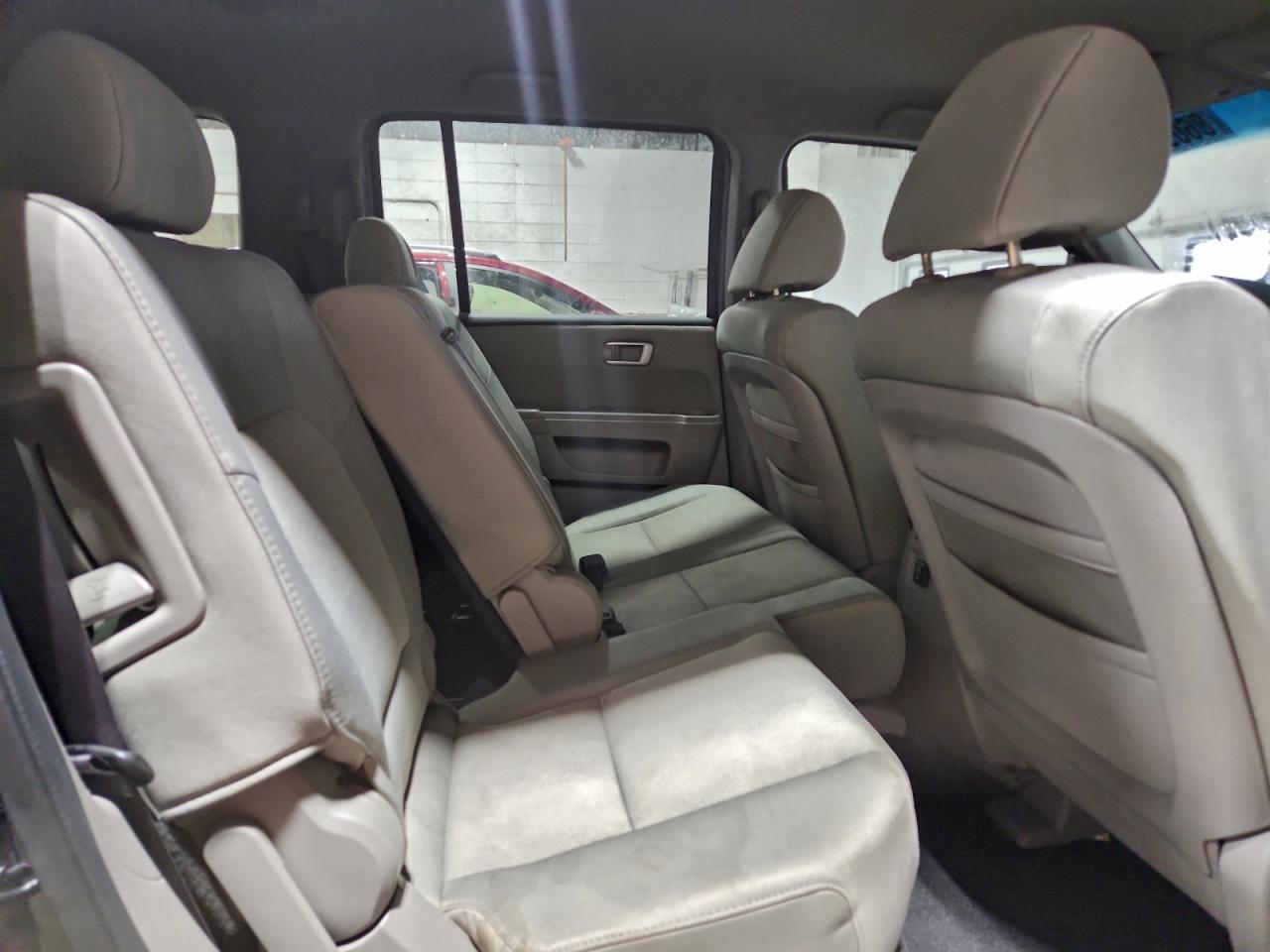 Honda Pilot Lx Image 14