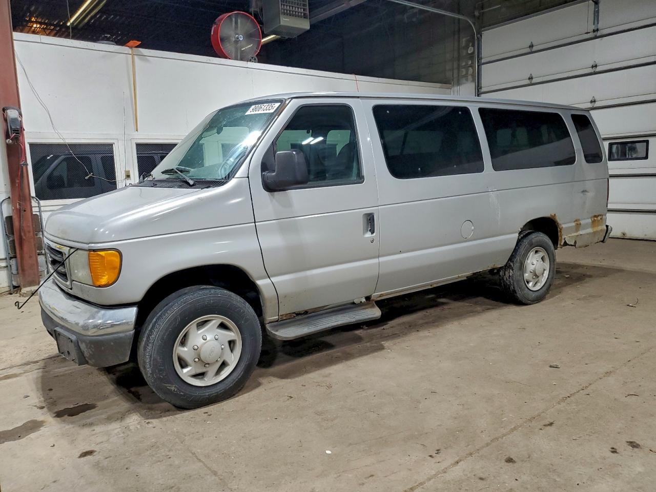 Ford Econoline E350 Super Duty Wagon Image 1
