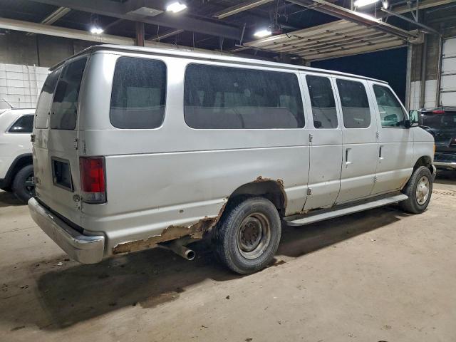 Ford Econoline E350 Super Duty Wagon Image 10