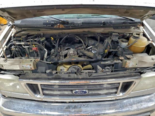 Ford Econoline E350 Super Duty Wagon Image 14