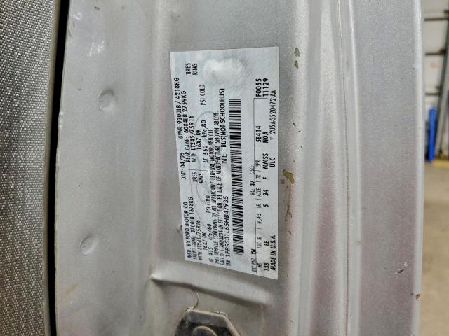 Ford Econoline E350 Super Duty Wagon Image 11