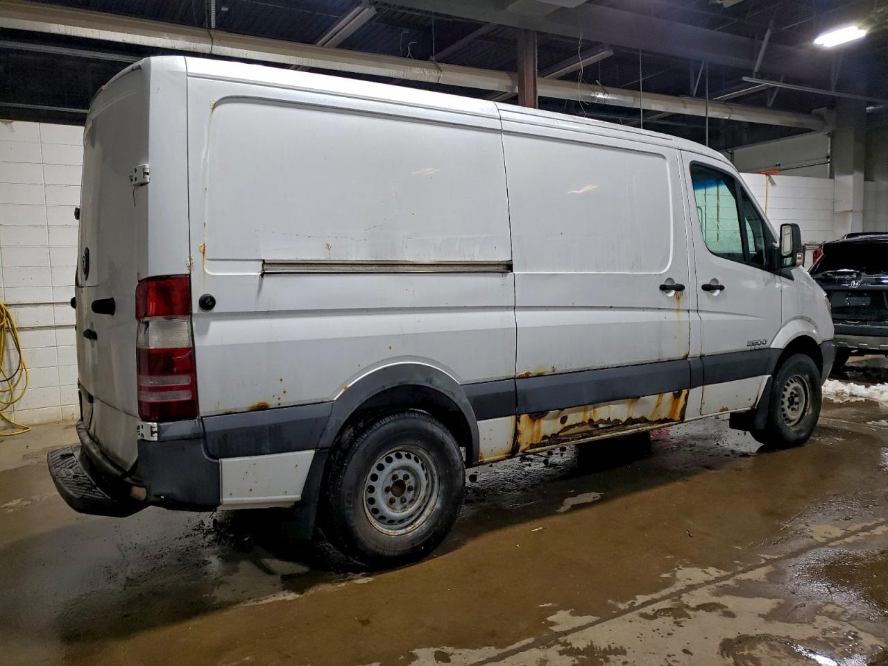 Dodge Sprinter 2500 Image 2