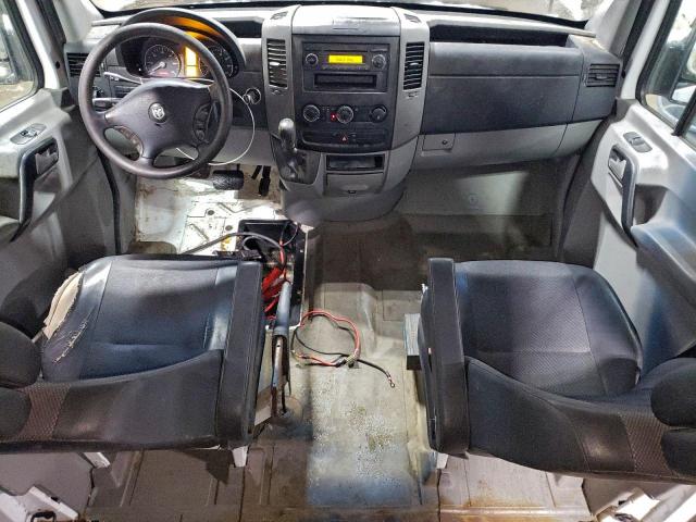 Dodge Sprinter 2500 Image 9