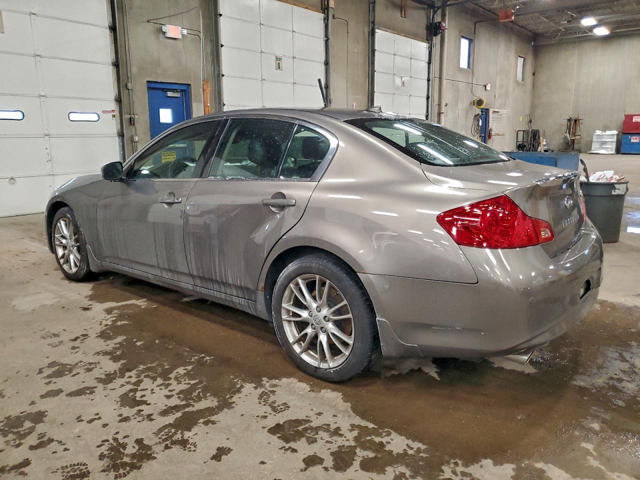 INFINITI G37 Image 9
